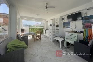 018 5105 30 Rogoznica house near the sea for sale1