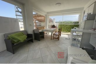 018 5105 30 Rogoznica house near the sea for sale1