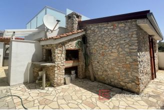 018 5105 30 Rogoznica house near the sea for sale1