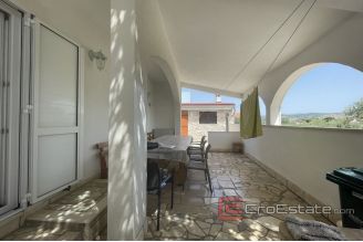 018 5105 30 Rogoznica house near the sea for sale1