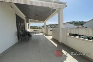 018 5105 30 Rogoznica house near the sea for sale1