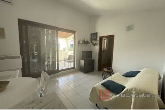 018 5105 30 Rogoznica house near the sea for sale1