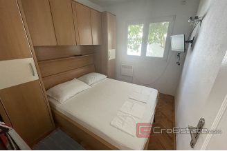 018 5105 30 Rogoznica house near the sea for sale1