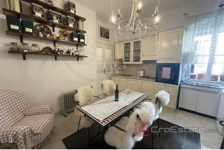 015 2035 32 Split center three bedroom apartment for sale
