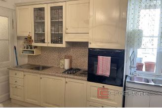 015 2035 32 Split center three bedroom apartment for sale