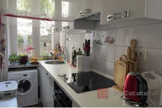 015 2035 32 Split center three bedroom apartment for sale