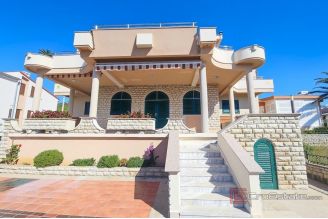 020 2021 305 Zadar villa in first row to the sea for sale