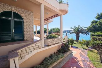 020 2021 305 Zadar villa in first row to the sea for sale