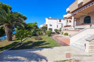 020 2021 305 Zadar villa in first row to the sea for sale