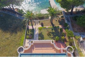 020 2021 305 Zadar villa in first row to the sea for sale