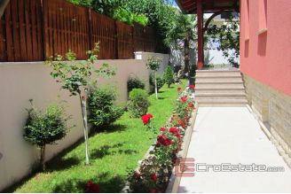 017 2041 30 Vodice apartment house for sale