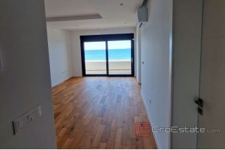 016 5106 30 Zadar penthouse first row to the sea for sale