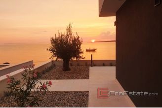 016 5106 30 Zadar penthouse first row to the sea for sale