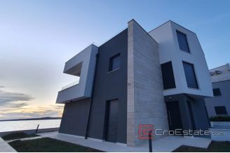 016 5106 30 Zadar penthouse first row to the sea for sale