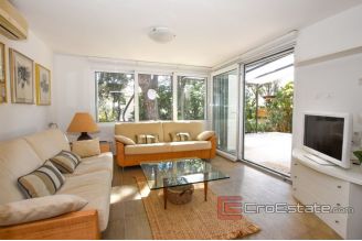 014 2022 340 Pag apartment house first row to the sea for sale