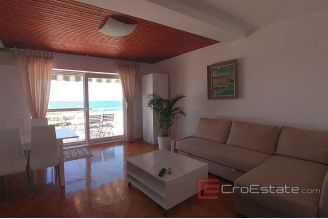 014 2022 340 Pag apartment house first row to the sea for sale
