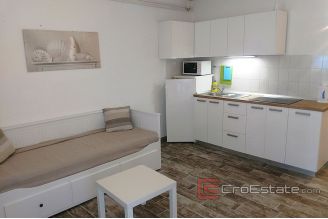 014 2022 340 Pag apartment house first row to the sea for sale