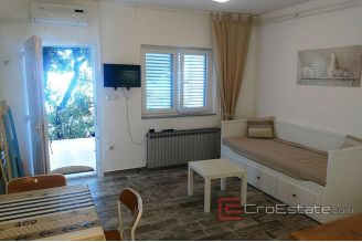 014 2022 340 Pag apartment house first row to the sea for sale