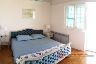 014 2022 340 Pag apartment house first row to the sea for sale