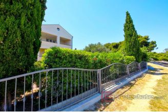 020 2021 306 near zadar house first row to the sea for sale