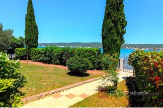 020 2021 306 near zadar house first row to the sea for sale