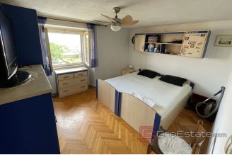 014 2030 31 Brac stone house near the sea for sale