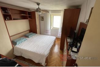 014 2030 31 Brac stone house near the sea for sale