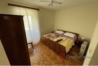014 2030 31 Brac stone house near the sea for sale