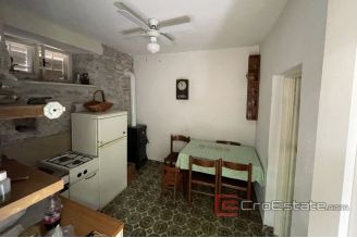 014 2030 31 Brac stone house near the sea for sale