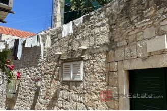 014 2030 31 Brac stone house near the sea for sale
