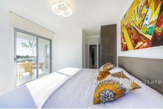 020 2040 22 Pag luxury villa with pool and sea view for sale