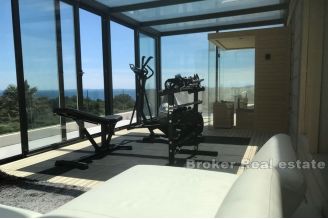 020 2040 22 Pag luxury villa with pool and sea view for sale