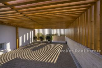 020 2040 22 Pag luxury villa with pool and sea view for sale