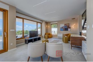 020 2018 192 Makarska villa with pool and sea view for sale