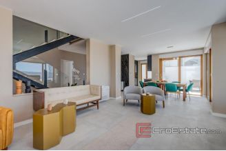 020 2018 192 Makarska villa with pool and sea view for sale