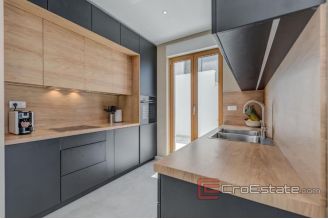 020 2018 192 Makarska villa with pool and sea view for sale