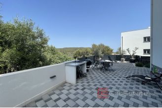 014 2035 33 Ciovo modern apartment for sale