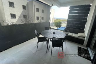 014 2035 33 Ciovo modern apartment for sale