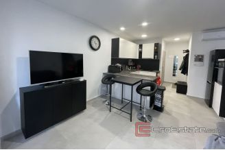014 2035 33 Ciovo modern apartment for sale