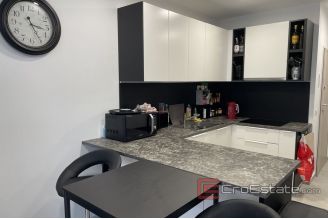 014 2035 33 Ciovo modern apartment for sale