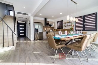 018 2029 39 near zadar villa with pool and sea view for sale