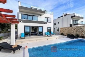 018 2029 39 near zadar villa with pool and sea view for sale