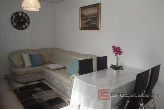 019 2030 32 Korcula stone house in center for sale