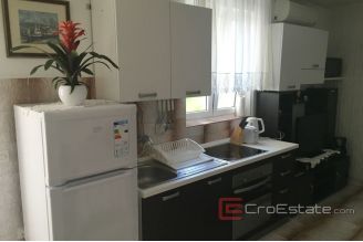019 2030 32 Korcula stone house in center for sale