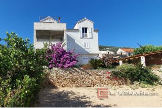 013 2018 194 Brac apartment house with sea view for sale