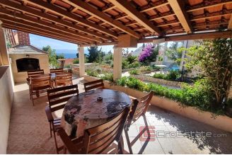 013 2018 194 Brac apartment house with sea view for sale