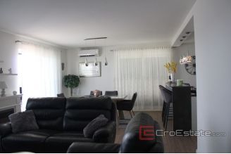 014 2031 41 Kastela house with pool and sea view for sale