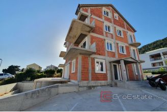 016 2018 195 Brac house with sea view for sale