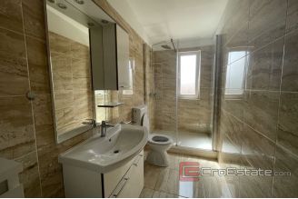 015 2036 34 Kastela apartment house for sale