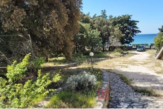 006 5109 30 Pag house first row to the sea for sale